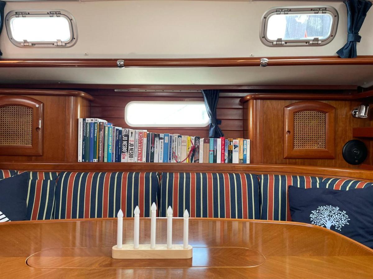 Beautiful And Comfortable Sailboat With Secure Parking Available Hotel บาร์เซโลนา ภายนอก รูปภาพ
