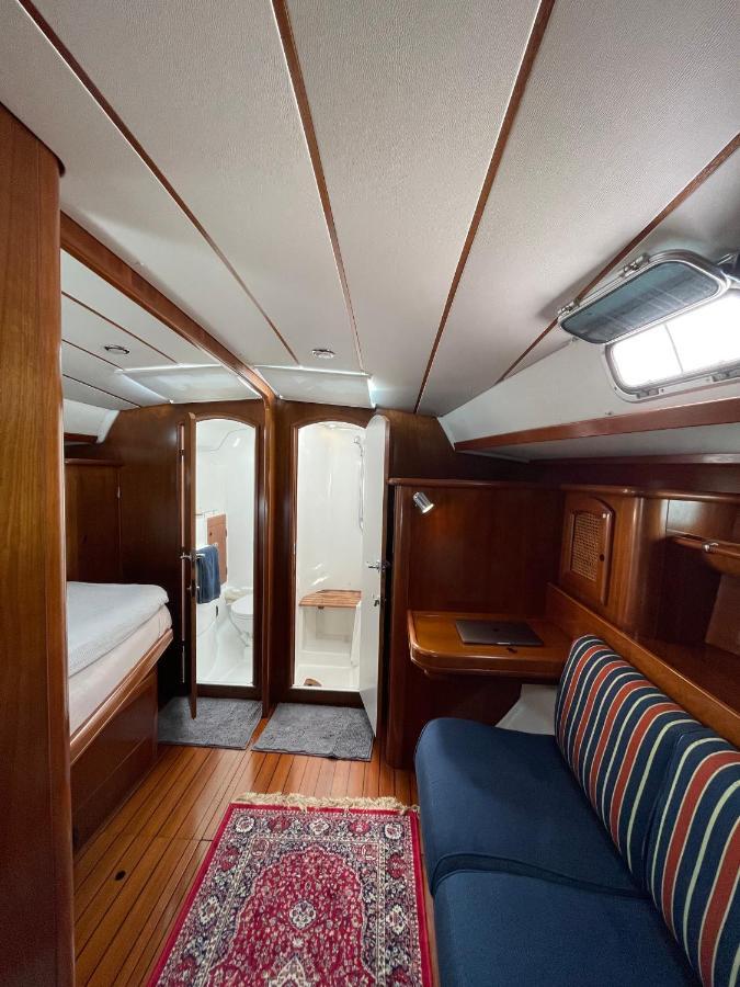 Beautiful And Comfortable Sailboat With Secure Parking Available Hotel บาร์เซโลนา ภายนอก รูปภาพ